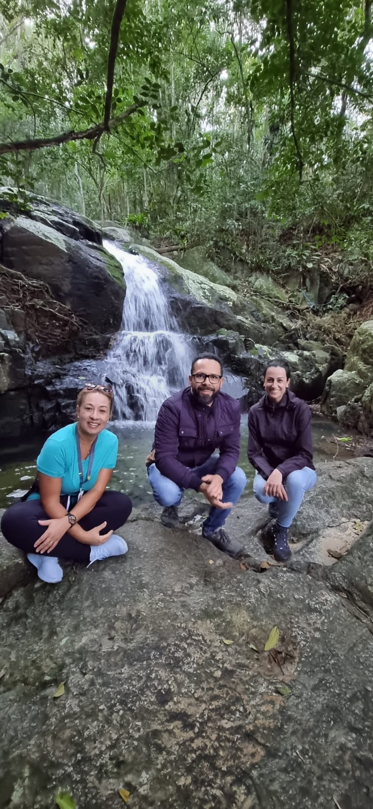 Hoje, foi dia de Tour de Experiência nas 10 Praias Desertas + Cachoeira