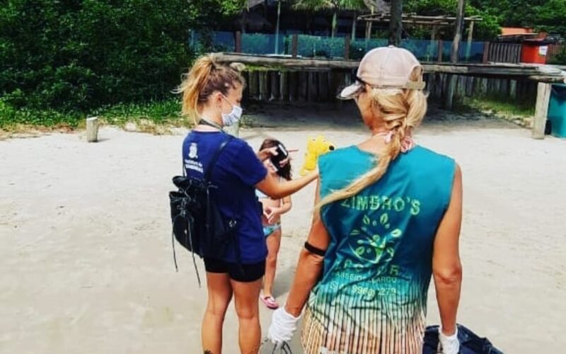 Ação de Limpeza da praia Bandeira Azul da Praia da Conceição