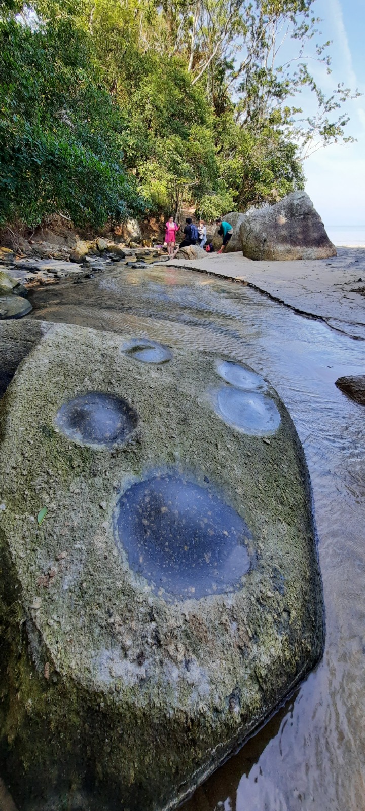 Tour de Experiência:10 praias desertas passa por oficina lítica,na praia triste