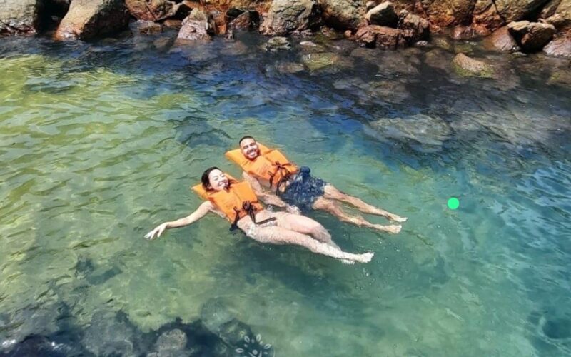 Atividade de Flutuação com Snorkel na Ilha do Macuco