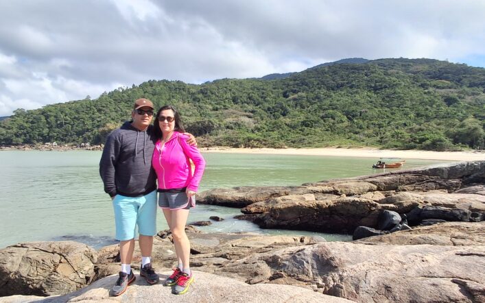 Praias desertas e cachoeira