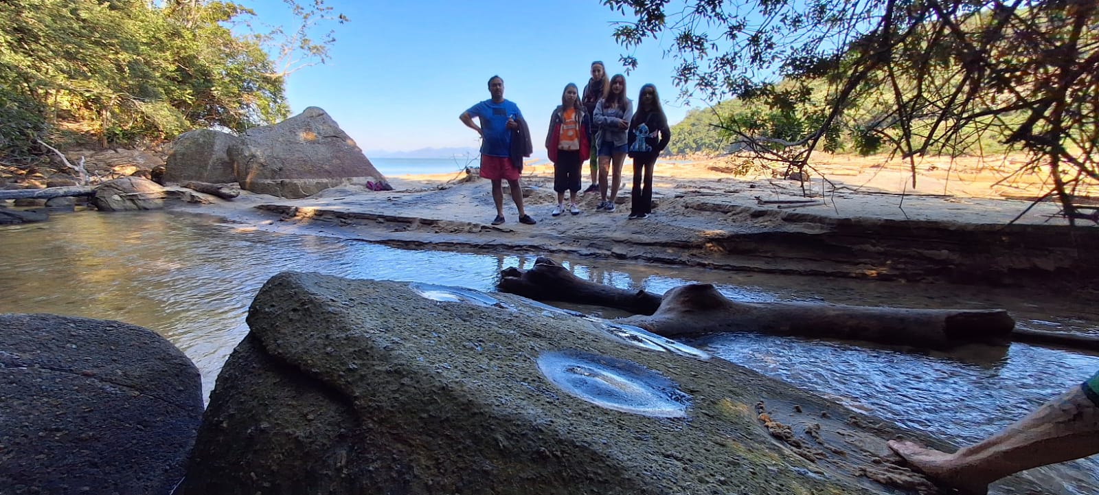 Tour das 10 Praias desertas  com cachoeira