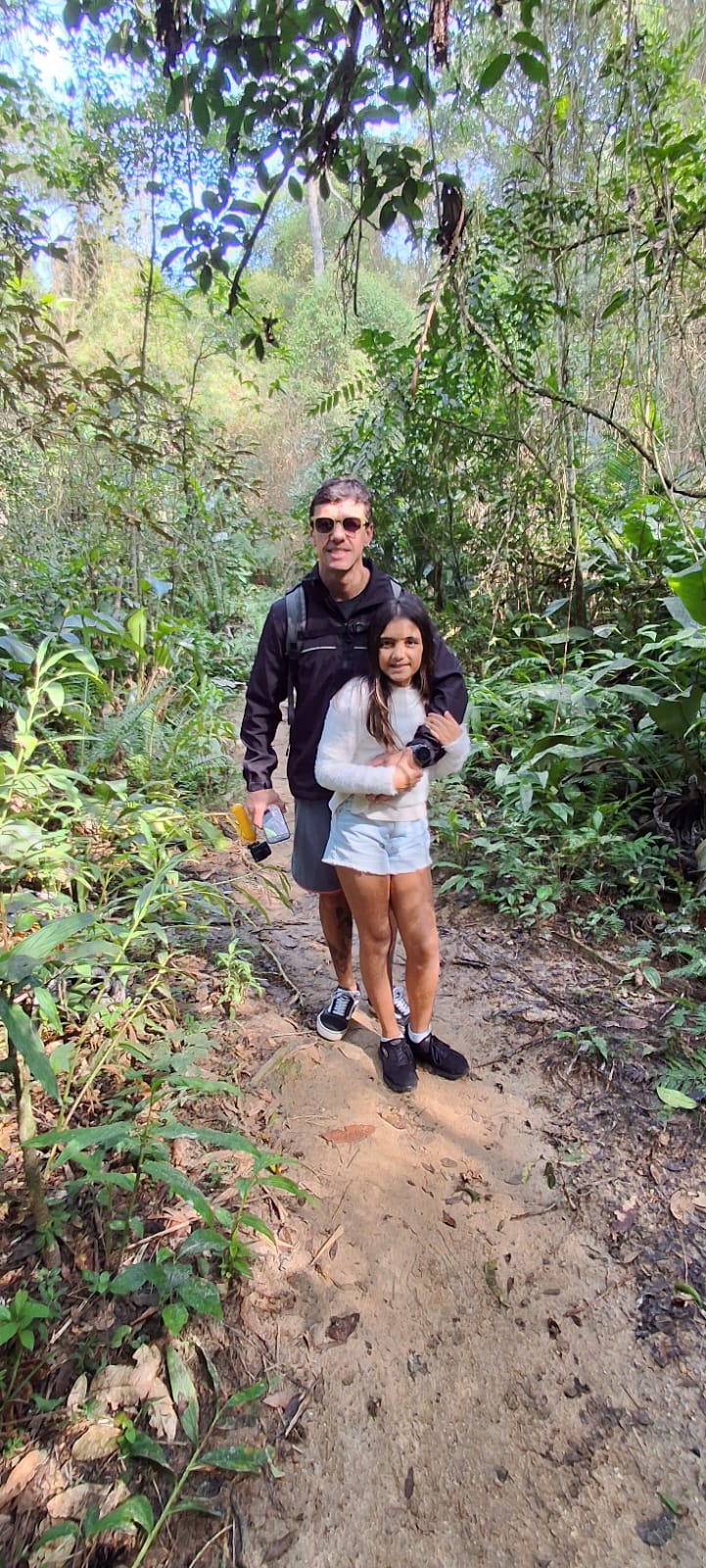 Praias desertas + cachoeira