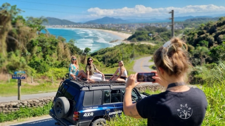 CITY TOUR 4×4 EM BOMBINHAS