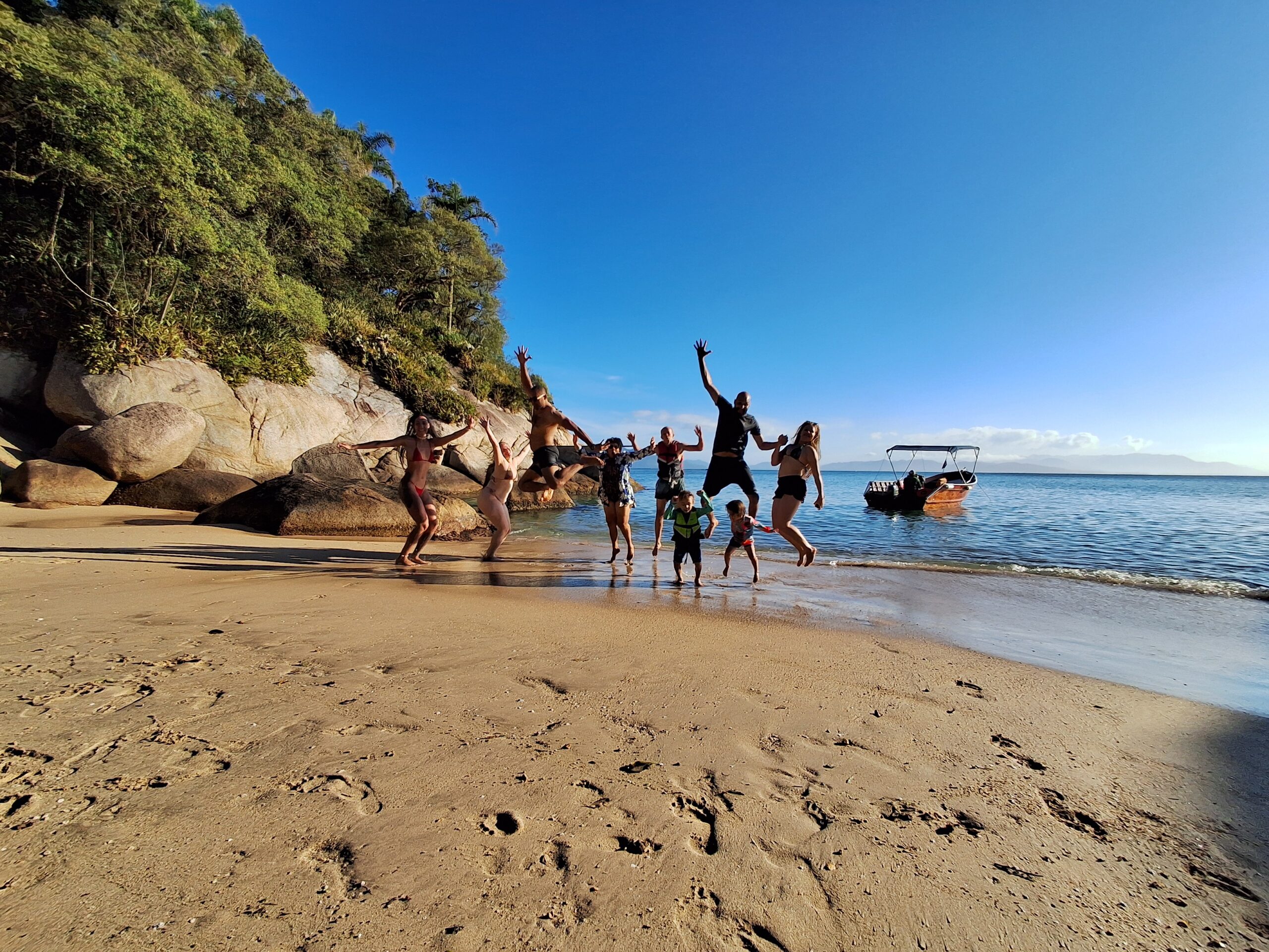 Praia do Cação em Bombinhas: Um Paraíso em Santa Catarina
