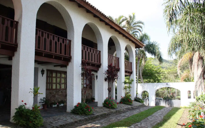 Morro do Macaco: História, Natureza e Surpresas no Alto de Bombinhas